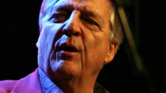 Kim Menzer – urørlig og rørende